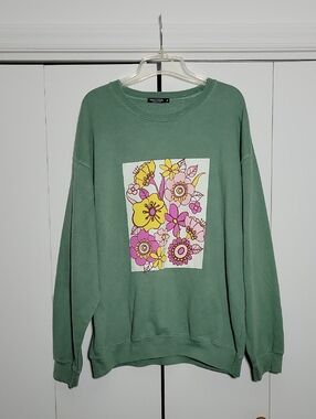 Nasty Gal Sage Green Crewneck Sweatshirt With Floral Design
